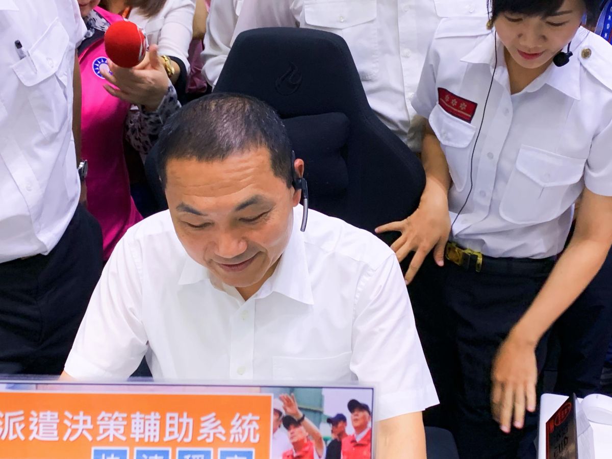 ▲新北市消防局打造升級版「119派遣專家系統」，市長侯友宜親自示範。（圖／記者宋原彰攝，2019.08.22） 