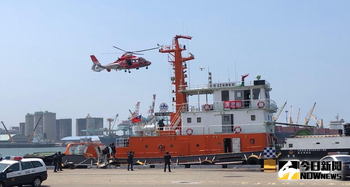 ▲台灣港務公司高雄港務分公司與高雄港務警察總隊舉辦高雄港港安及港口設施保全演習。(圖／記者黃謝美蘭攝，2019.08.23)