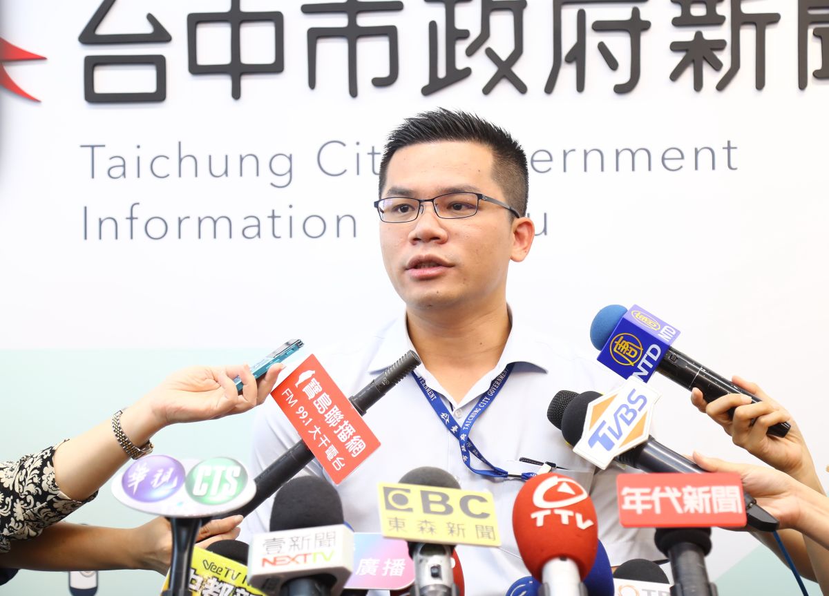 ▲新聞局長吳皇昇表示，人事調整是確定的，調整幅度與名單？盧秀燕市長下周二會正式對外宣布。 (圖／柳榮俊攝2019.8.23)