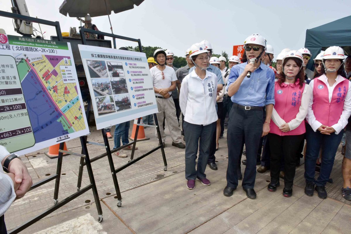 ▲高雄市長韓國瑜今（23）日視察新台17線濱海聯外道路開闢工程，除責成工務局針對工程的如期如質、工安的百分百落實要求監造設計及營造廠商外，韓國瑜也提醒務必以小心謹慎的態度來施作。（圖／高市府提供）