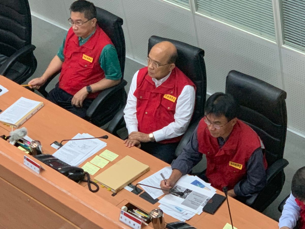 ▲蘇貞昌逐一致電給停班課縣市，但澎湖縣從縣長賴峰偉到幕僚團隊都沒接電話。 (圖／記者吳承翰攝)