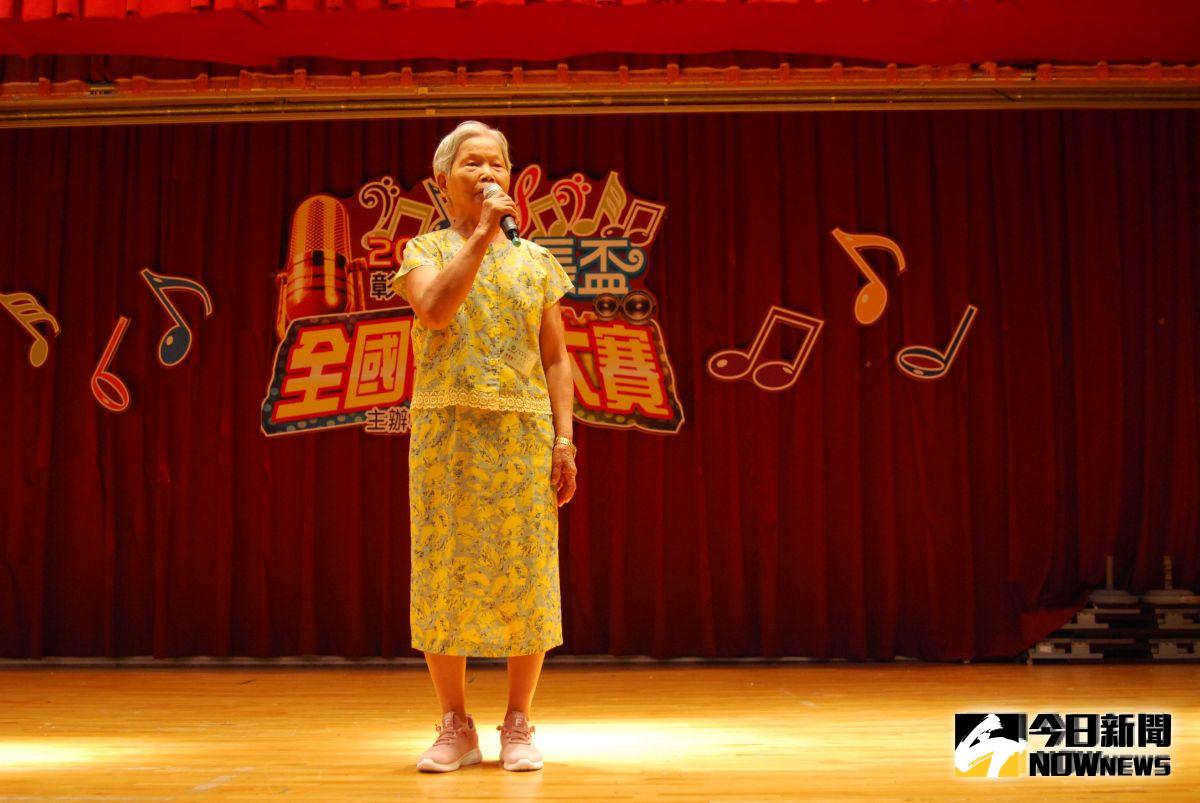 ▲彰化市長盃全國歌唱大賽長青組最高齡參賽者是82歲的陳周翠雲。（圖／記者陳雅芳攝，2019.08.24）