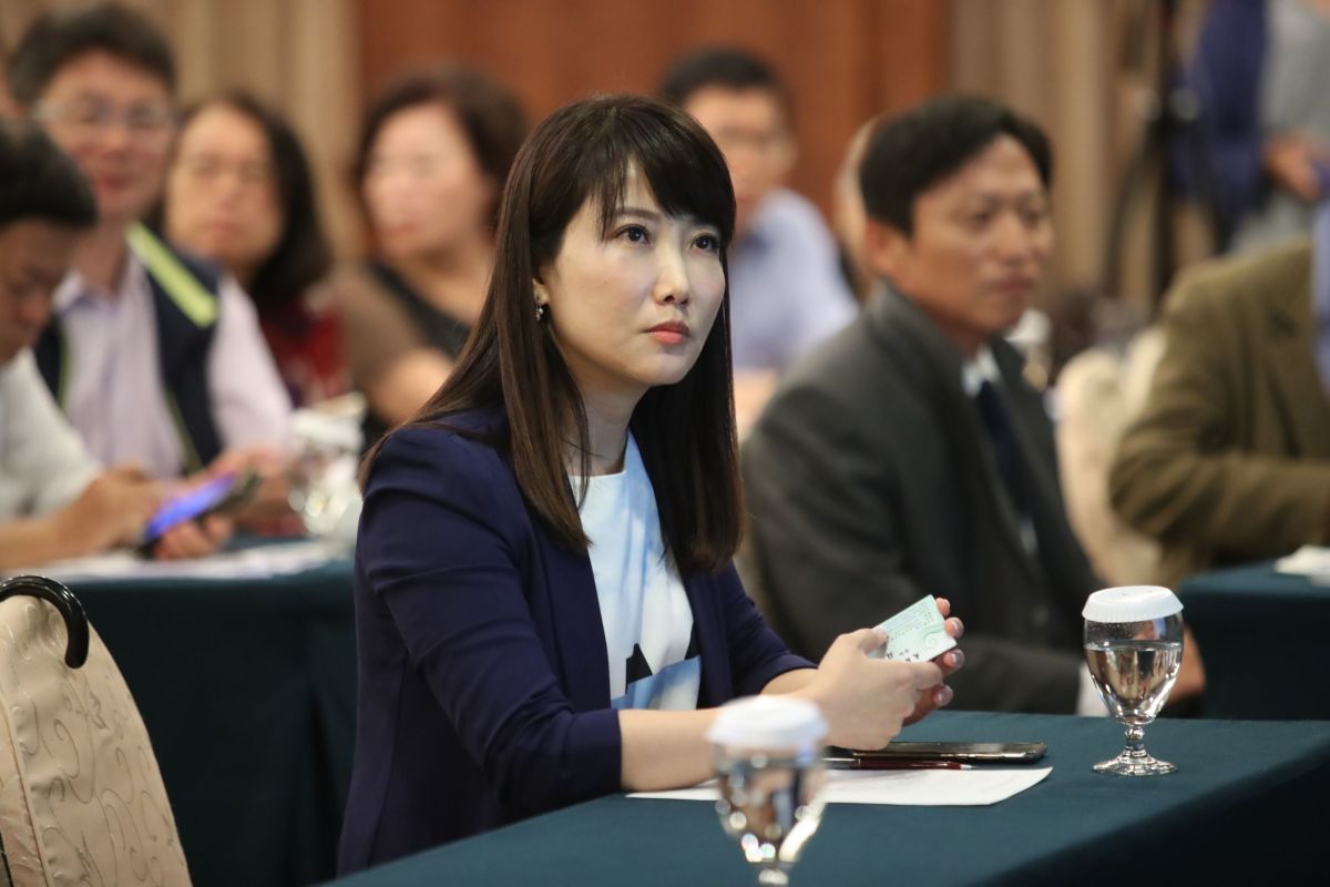 台南縣前縣長蘇煥智24日成立「台灣維新」政黨，鴻海集團創辦人郭台銘也親自派遣幕僚，委由蔡沁瑜出席創黨大會。( 圖 / 台灣維新 提供 )