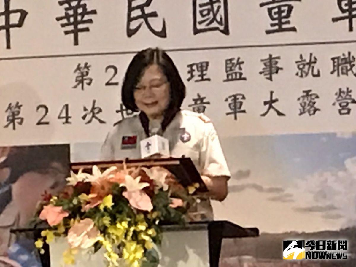 2020總統選舉還未起跑，各陣營砲火仍不斷！總統蔡英文25日左批韓、郭，右打柯，她強周，自己的國政成績單是交給人民的。（圖／記者林人芳攝，2019,08,25)