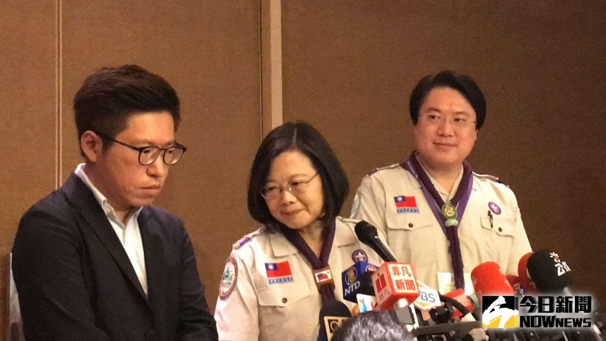 前總統日前爆料，指紐約辦事處不是總統蔡英文買的，而是前行政院長游錫堃時買的。對此，蔡英文25日受訪時表示，自己長期都在國安團隊，「當我在國安團隊，對於在紐約辦事處所需要的所有資源與人員配置，我都是非常支持的」。（圖／記者林人芳攝，2019,08,25)