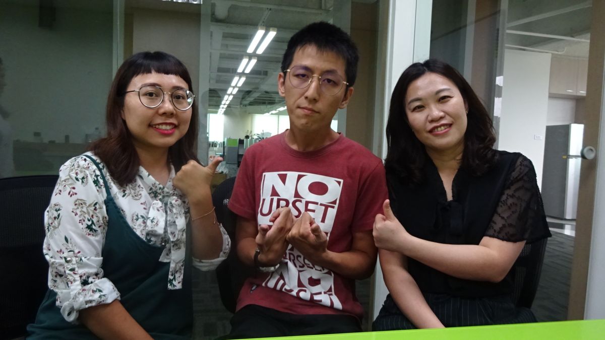 ▲腦麻青年阿倫求職積極熱情，暖心女主管江素美（右）助一臂之力錄用。（圖／金武鳳攝，2019.8.25)