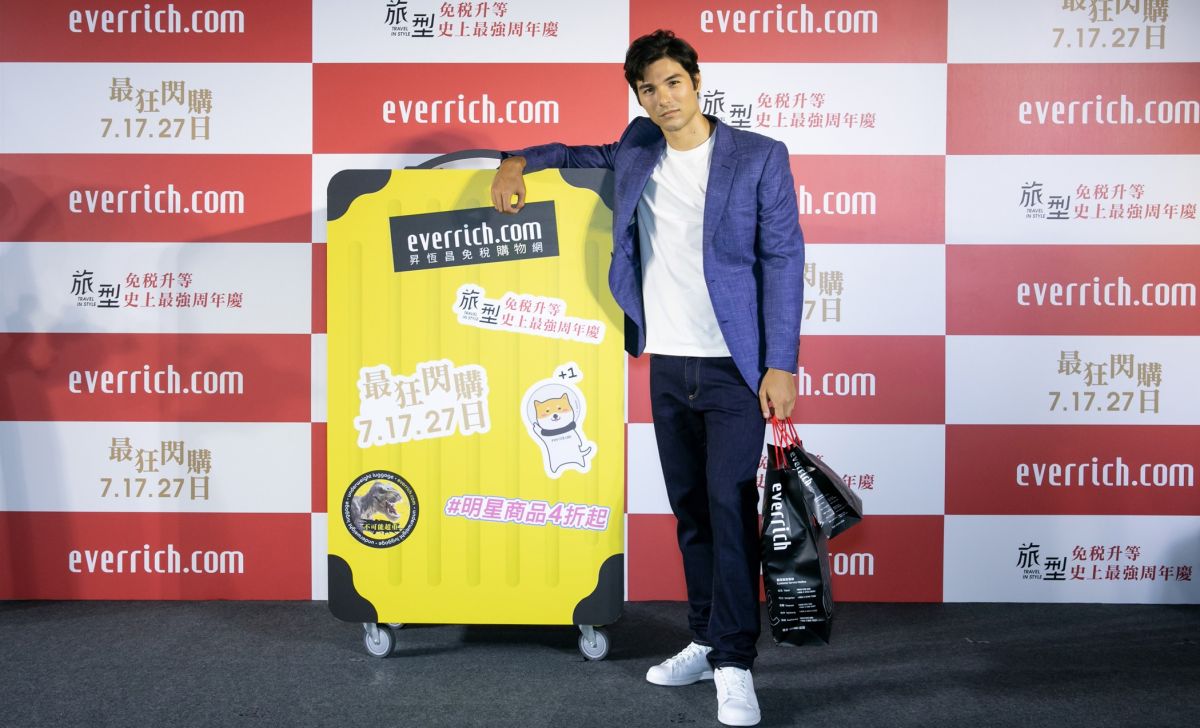 ▲鳳小岳即將到美國拍片。（圖／昇恆昌免稅購物網）
