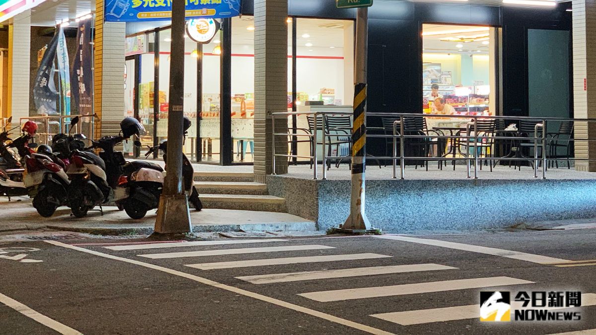 ▲連鎖便利商店、咖啡店及速食店之「騎樓」及「庇廊」9月1號開始全面禁菸。（圖／記者陳美嘉攝）
