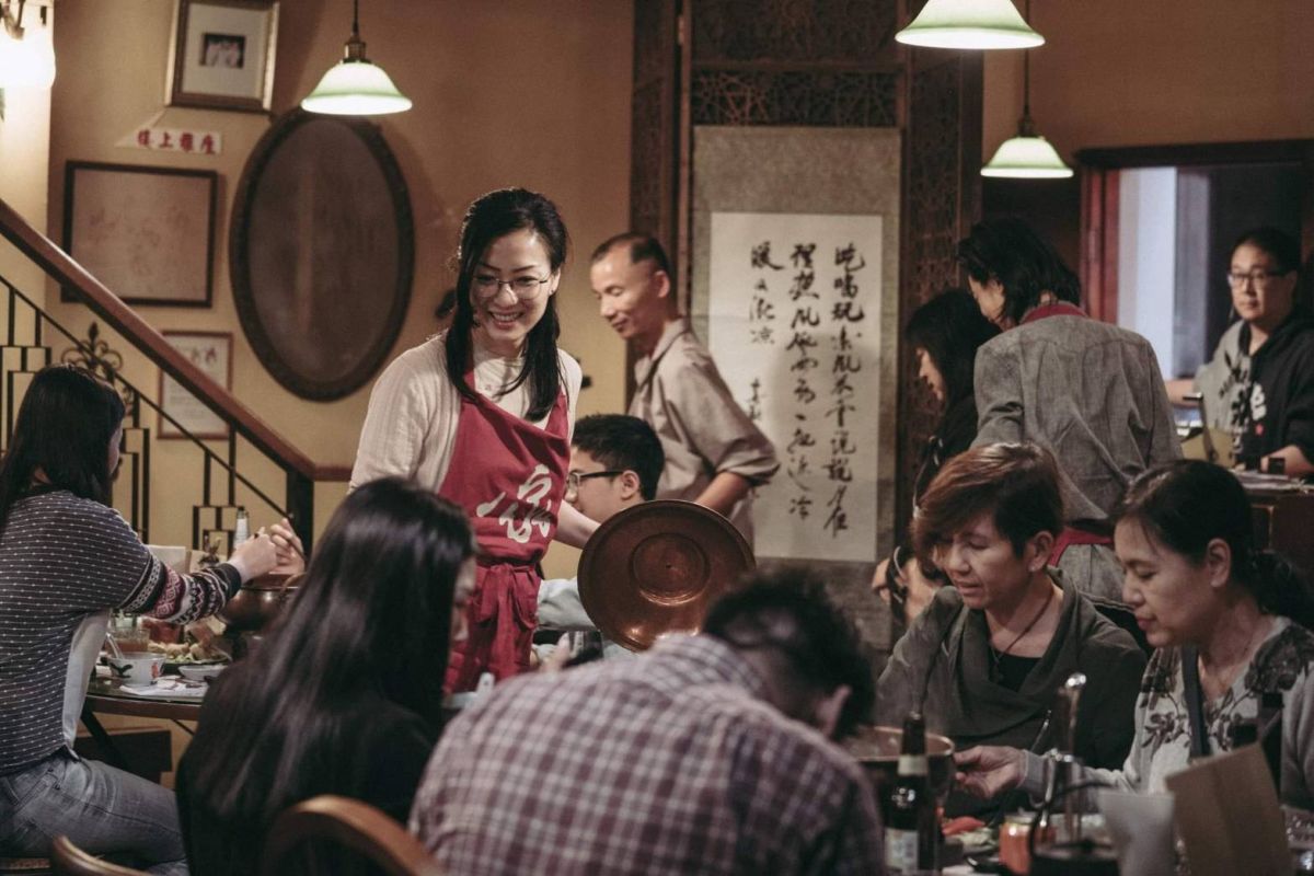 ▲電影《花椒之味》改編名作家張小嫻暢銷小說《我的愛如此麻辣》，由鄭秀文領銜演出。（圖／華映娛樂提供）