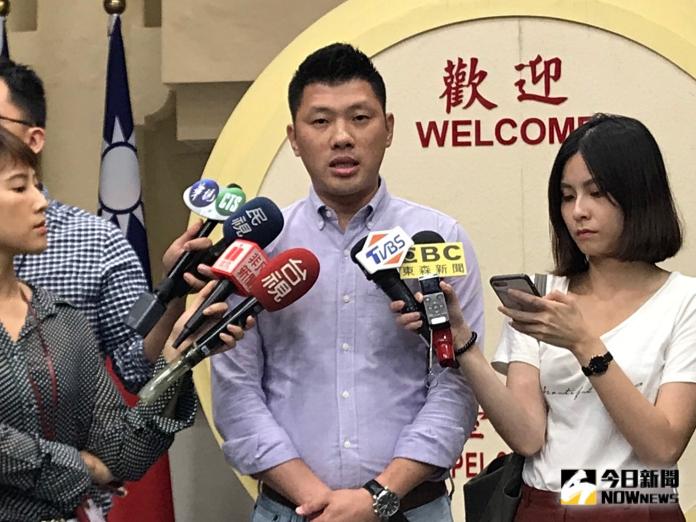 ▲民進黨台北市議員王閔生出面接受媒體訪問。（圖／丁上程攝, 2019.8.28）