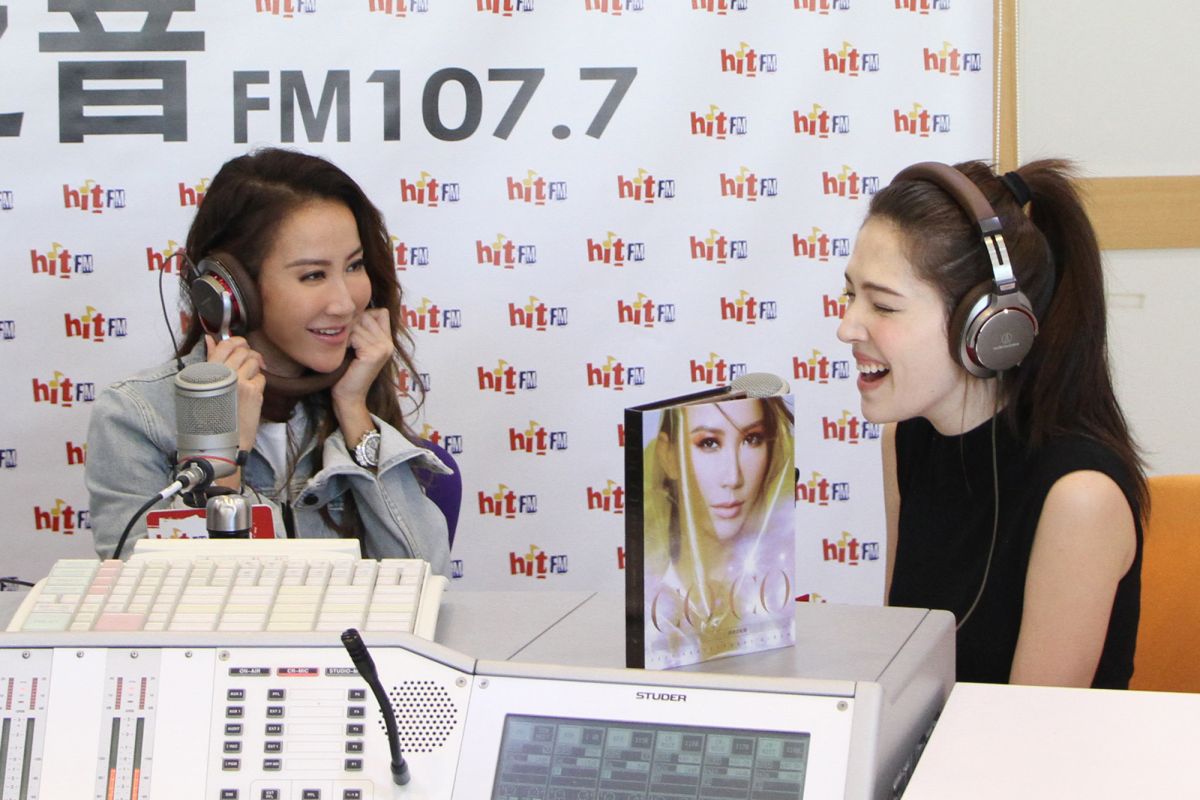 ▲許瑋甯突擊CoCo，兩人一起合唱歌曲。（圖／Hit FM提供）