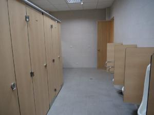 ▲新竹縣政府編列預算，配合廁所整修工程將在男廁增設尿布台。（圖／新竹縣政府提供）