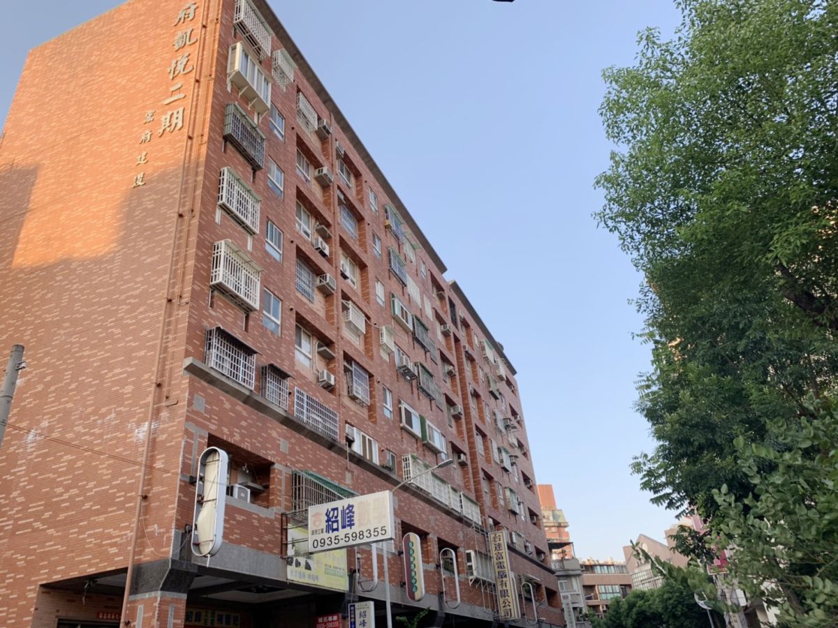 ▲〈達人帶路〉首購族若想入住彰化大埔商圈，跟大老闆當鄰居，可從中古大樓下手，3房總價600萬元內就可購得。（圖／信義房屋提供）