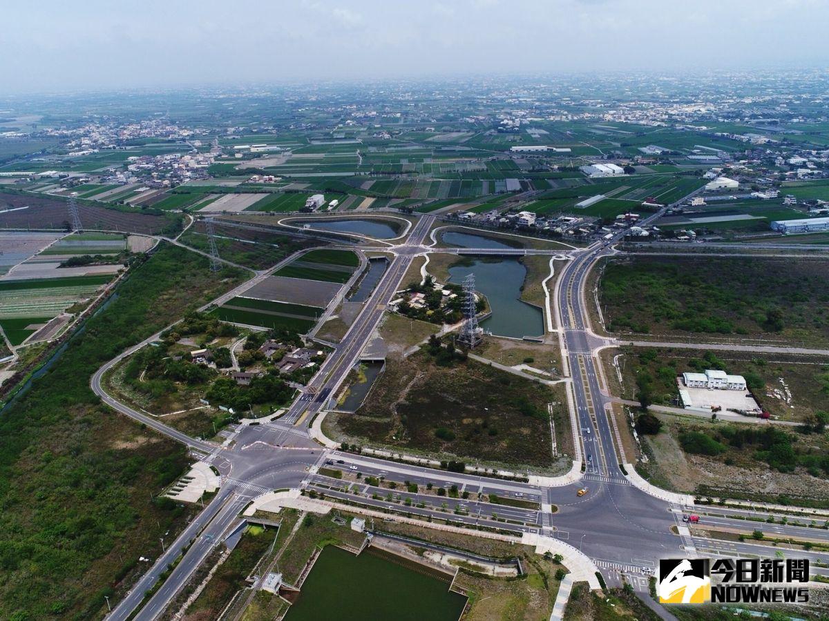 ▲網友透露，「高雄林園區」30年前買三房華夏200萬，30年後看實價賣也差不多200，甚至更低！」。（圖／記者陳雅芳翻攝）