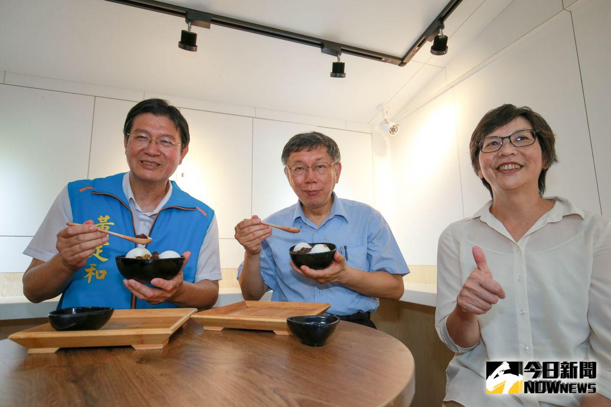 ▲宜蘭縣議員黃定和、台北市長柯文哲與市府顧問蔡壁如。（圖／柯粉俱樂部提供）