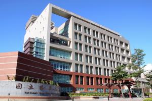 ▲交大傳解聘半數兼任教師,校方允諾會與高教公會、兼任教師展開三方對談。(圖/翻攝自國立交通大學臉書) ▲網傳有學生在校內挖比特幣,校方表示期望學生不以營利為目的。(圖/翻攝自陽明大學官網)