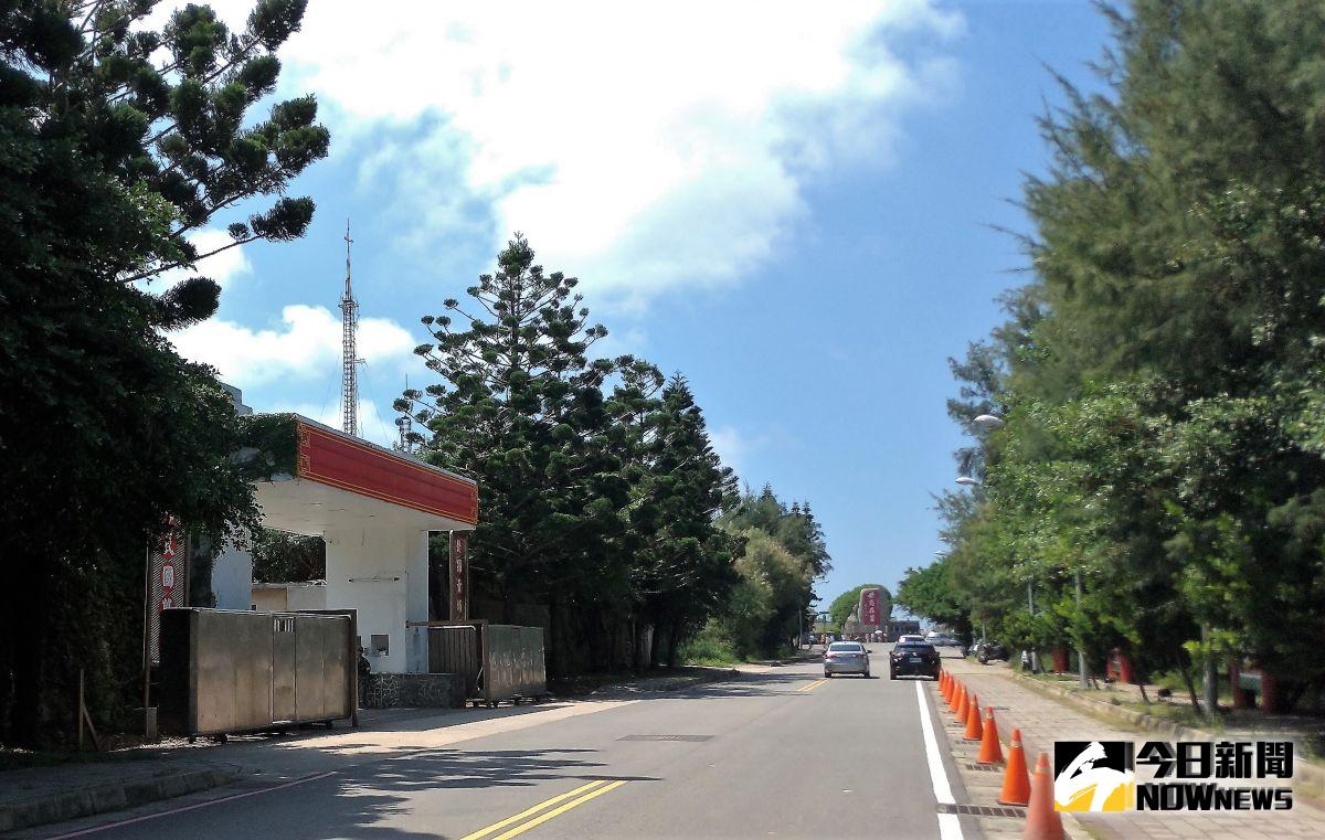 ▲張景森協調國防部，立即啟動澎防部、後指部外遷等案，初步決議中央將挹助營改基金37億加速遷建工作，並列入「重大公共建設計畫」。（圖／記者張塵攝，2019.08.30）