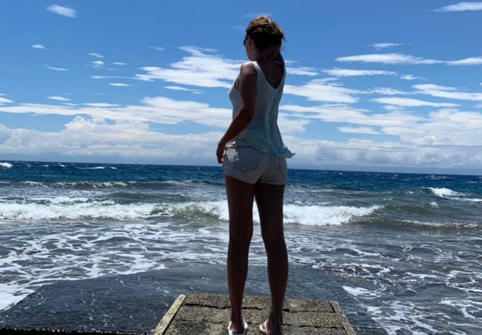 ▲身高180的女網友買早餐引起路人討論，結果路人大哥對高個子的看法超傷人。（圖／翻攝自爆怨公社臉書）