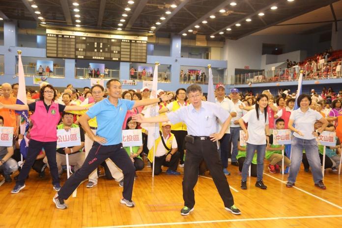 台北市長柯文哲31日出席「銀髮運動會」。( 圖 / 台北市政府提供 )