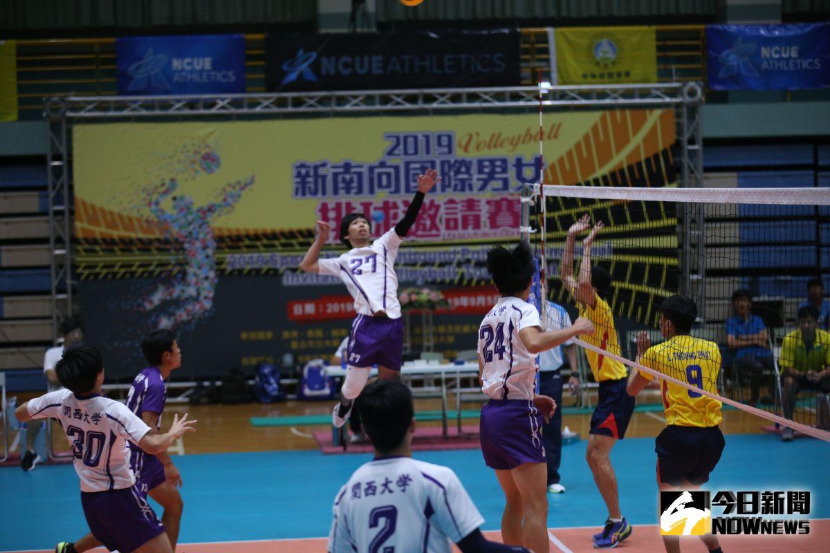 ▲2019年體育新南向國際男、女排球邀請賽，日本關西大學對戰越南胡志明市捉對廝殺揭開賽會之序幕。（圖／記者陳雅芳翻攝，2019.08.31）