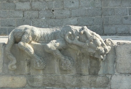 𧈢𧏡。(圖/維基百科-用心阁)