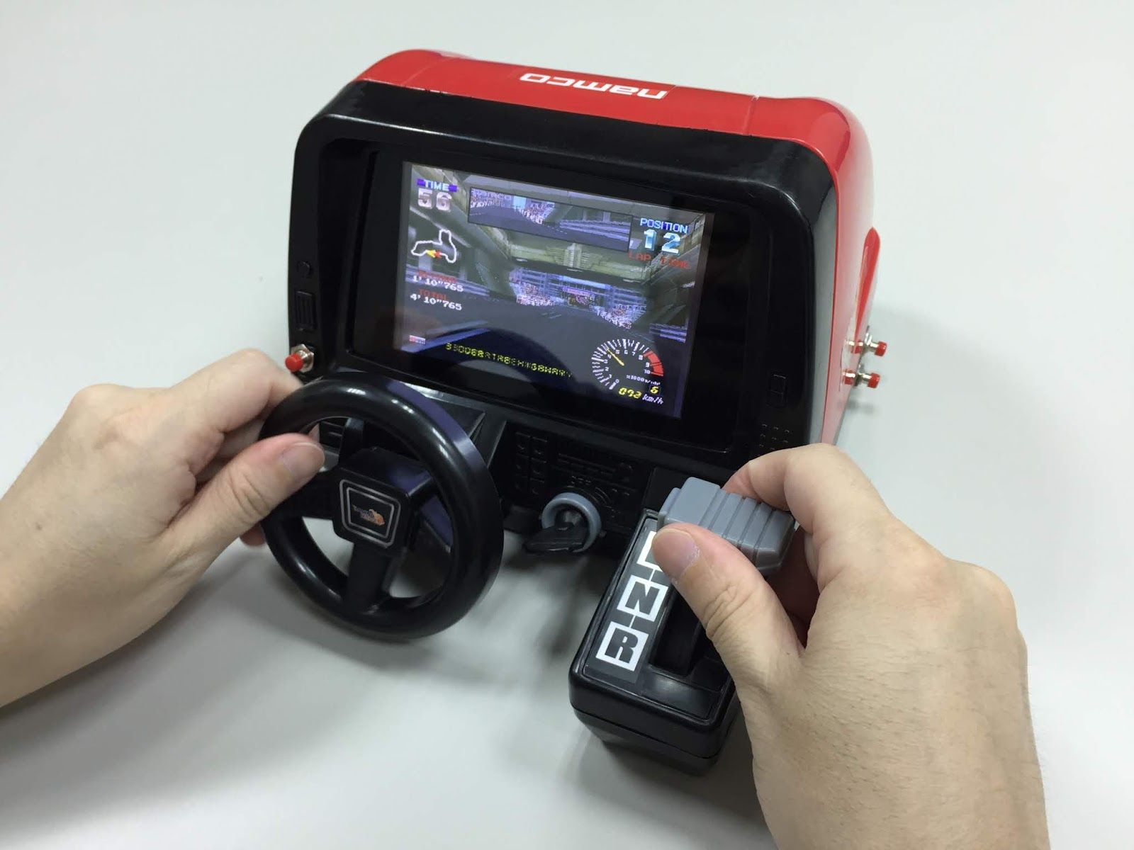 我的迷你賽車遊戲機「Mini Arcade Racer」。