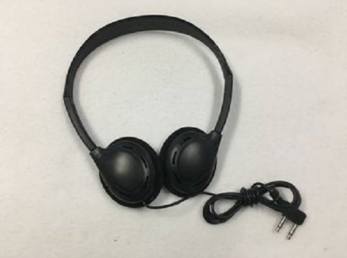 ▲飛機上耳機孔為什麼是「兩孔」？航空公司解答了。（示意圖／翻攝自alibaba）