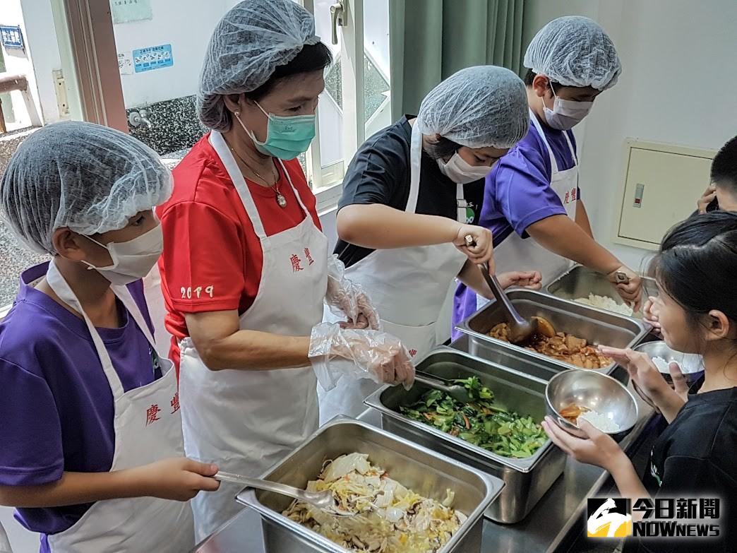 ▲蛋價飆漲，部分學校營養午餐無「全蛋料理」。（示意圖／NOWnews資料照)