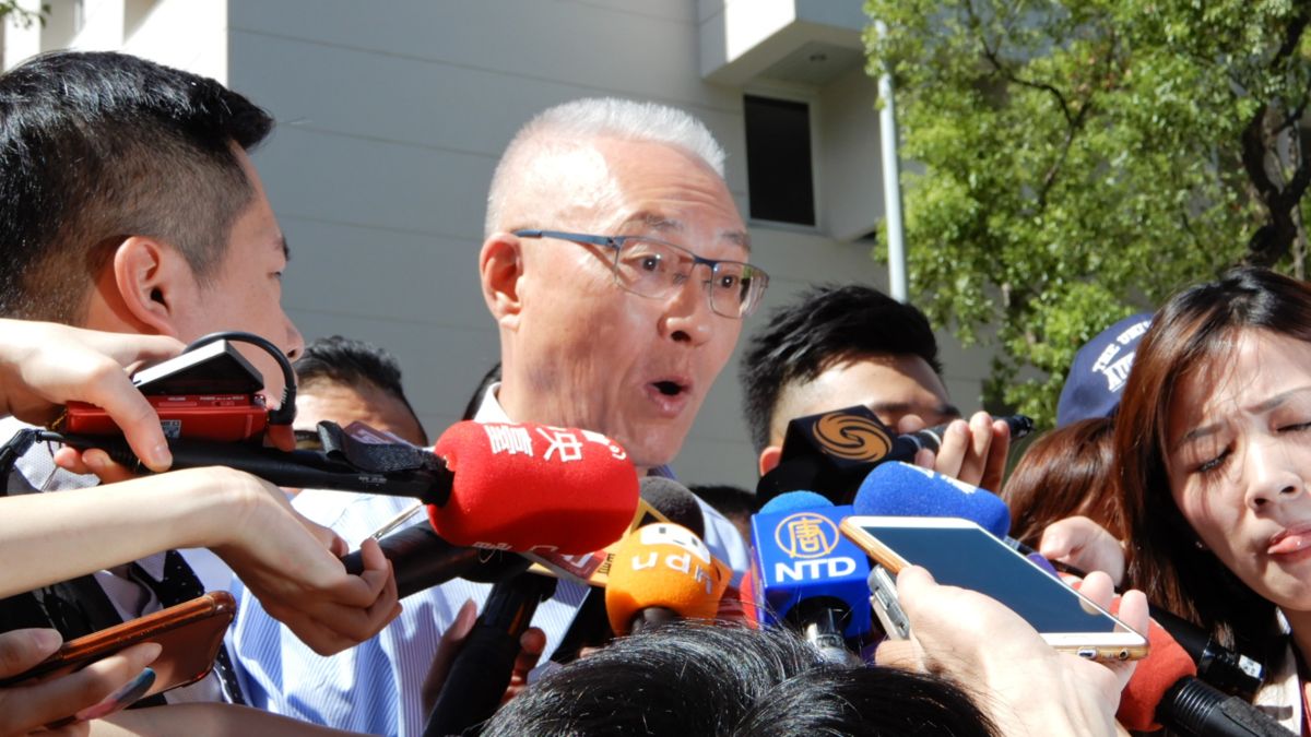 ▲國民黨主席吳敦義去年曾暗指陳菊是「肥滋滋的大母豬」，引發軒然大波。（圖／NOWnews資料照片）