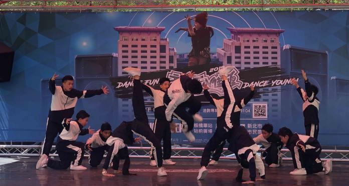 ▲「2019新北FUN街頭」街舞大賽吸引逾200組參賽隊伍，齊聚板橋同台尬舞。（圖／板橋區公所提供） 
