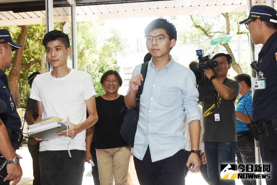 ▲香港眾志秘書長黃之鋒、立法會議員朱凱迪及學聯前副秘書長岑敖暉等人，拜會時代力量。（圖／記者陳明安攝, 2019.9.3）