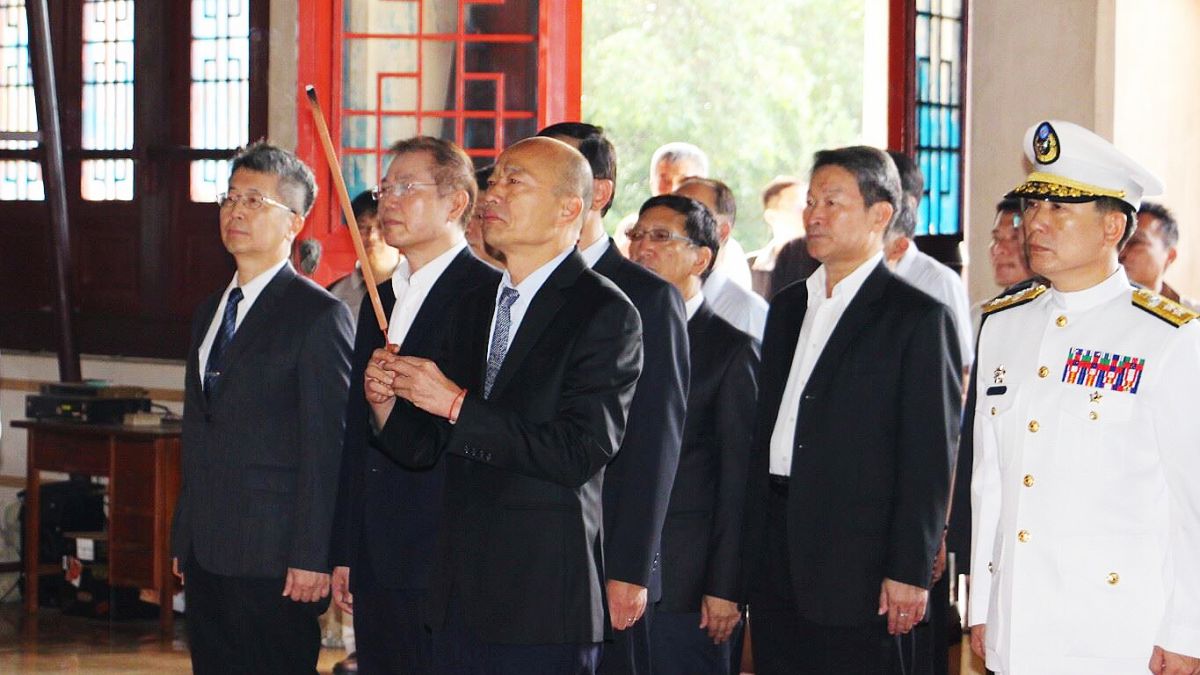 ▲高市長韓國瑜出席壽山忠烈祠秋祭國殤典禮並擔任主祭。（圖／高市府提供）