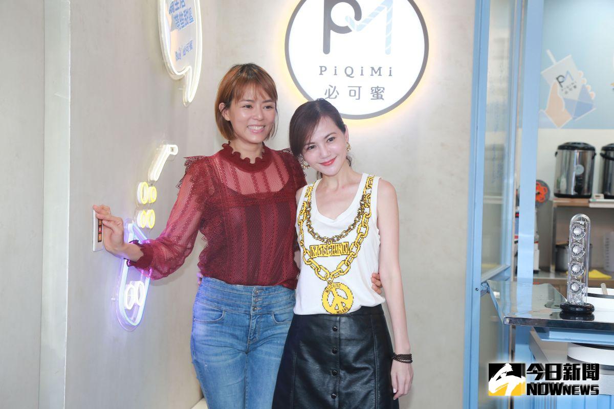 ▲簡沛恩開第二間手搖飲店，好友劉香慈也來幫忙站台。（圖／記者葉政勳攝 , 2019.09.03）