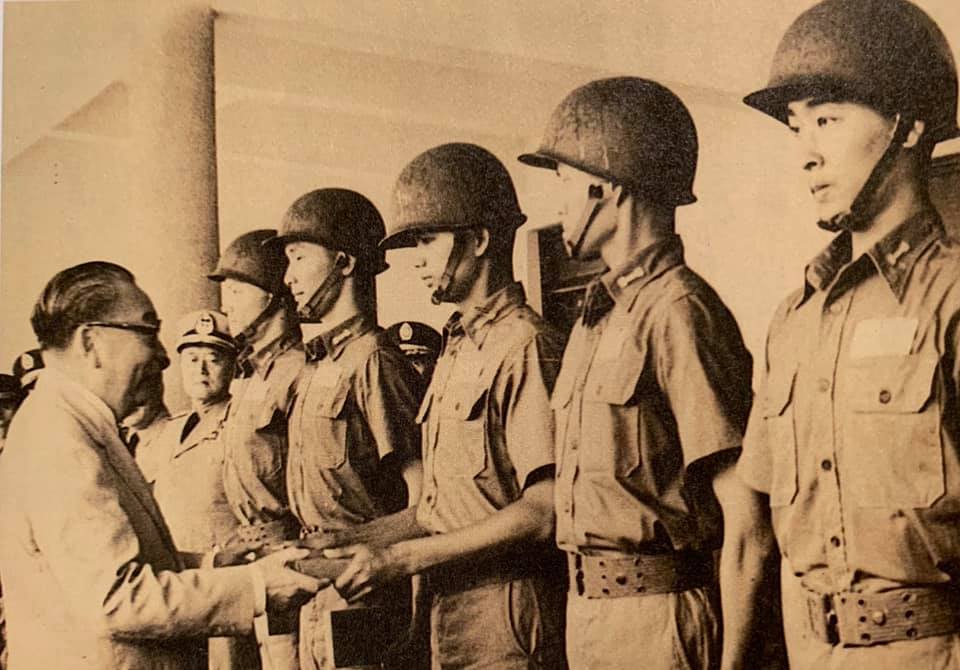 猜猜第幾個是朱立倫？（圖 / 翻攝朱立倫臉書）