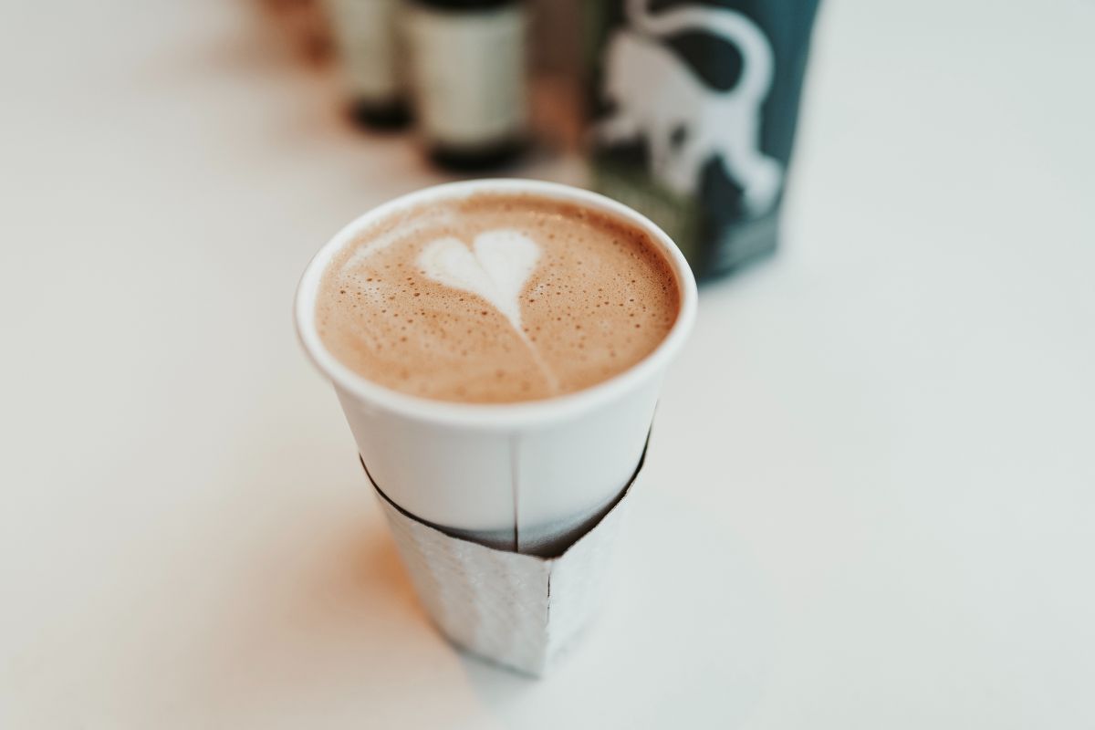 ▲一名網友詢問哪家超商的咖啡最好喝，引起熱烈討論，更供出不為人知的低調極品。（示意圖／取自 Unsplash ）