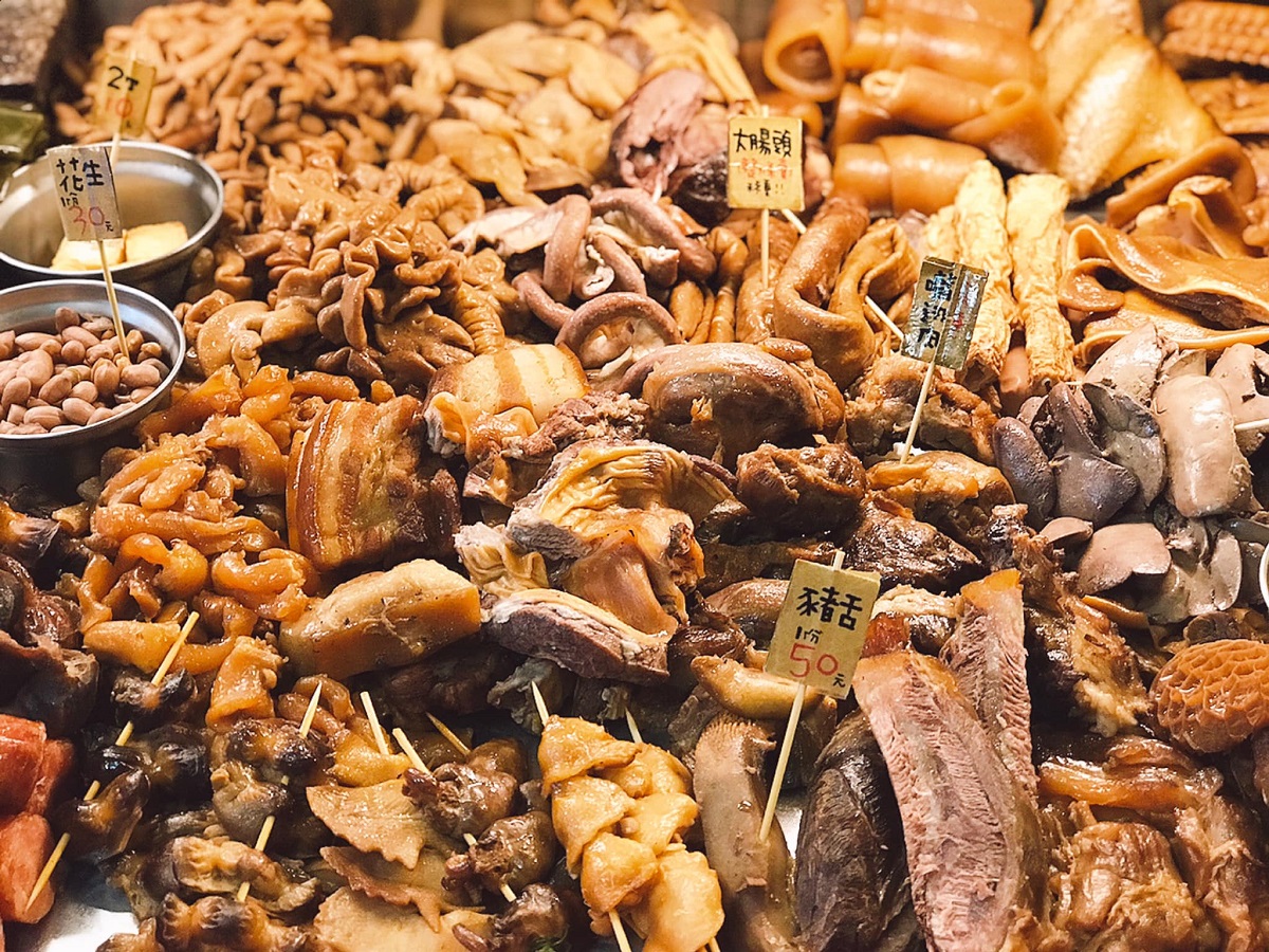 ▲滷味品項琳瑯滿目，是許多人的宵夜首選。（示意圖／網友提供）