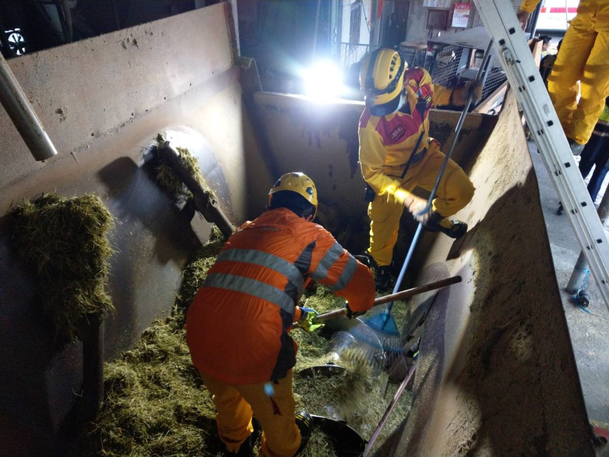 ▲冠福畜牧場一名女員工掉入飼料混合機攪拌槽內，當場慘遭絞碎。（圖／記者陳聖璋翻攝）