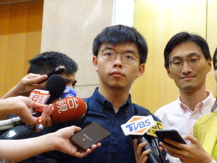 此次來台為跟國民黨團交流，黃之鋒指出會爭取台灣各黨派支持。 (圖/Nownews資料照)
