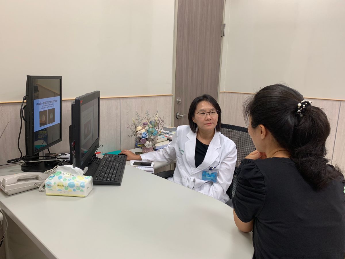 ▲「注意力缺失症」為大腦前額葉活性不足，容易造成分心，王明鈺給予中樞神經刺激劑，增加多巴胺傳遞，活化大腦。（圖／中醫大新竹附醫提供）