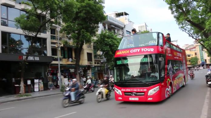 越南河內觀光巴士  媲美倫敦骨董紅巴士
