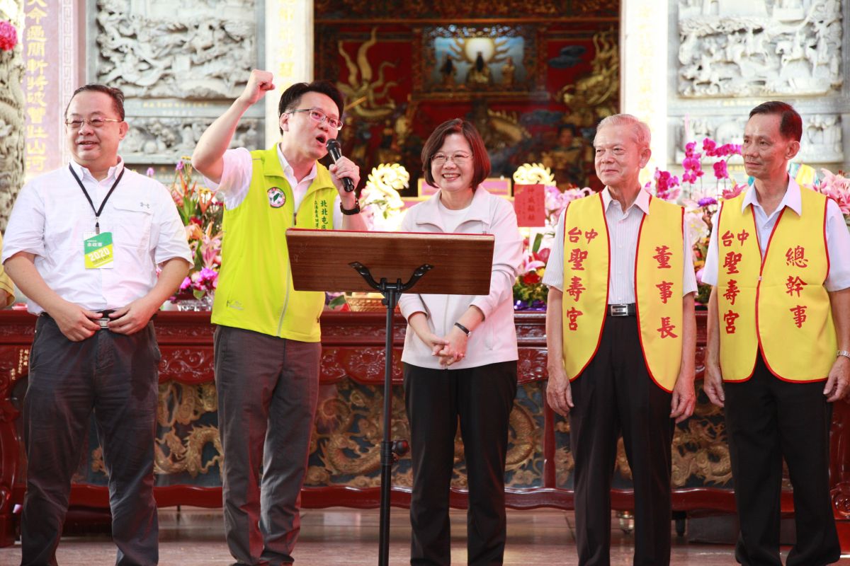 ▲總統蔡英文特別南下台中，首度為北北屯區立委參選人莊競程(左2)站台造勢。 (圖／柳榮俊攝2019.9.6)