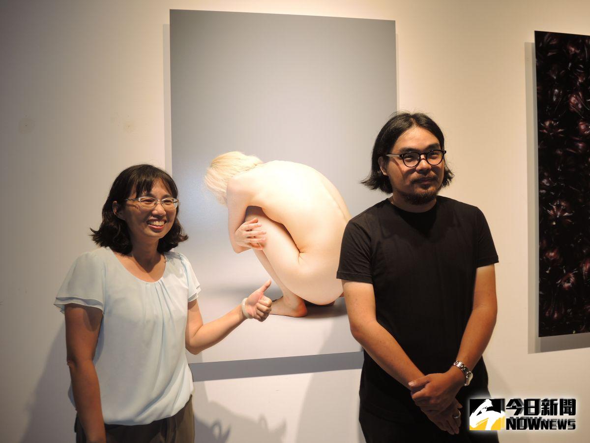 ▲彰化縣立美術館舉辦磺溪美展得獎藝術家戴宏霖，「九零後的世代焦慮」創作個展，展現當代資訊爆炸的背後，卻是整個世代的集體焦慮與不安。（圖／記者陳雅芳攝，2019.09.06）