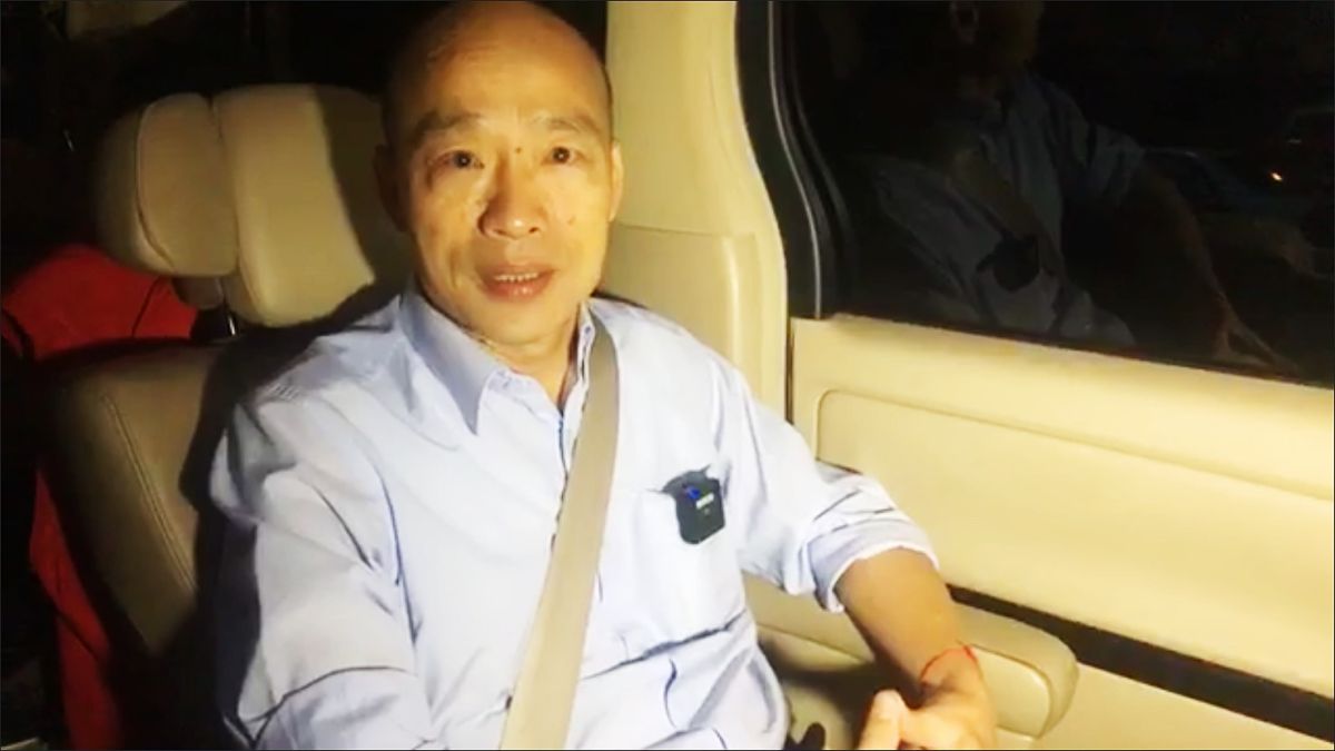 ▲高雄市長韓國瑜透過臉書直播感到抱歉並再三強調，日本學者完全沒有遲到。（圖／取自韓國瑜臉書）