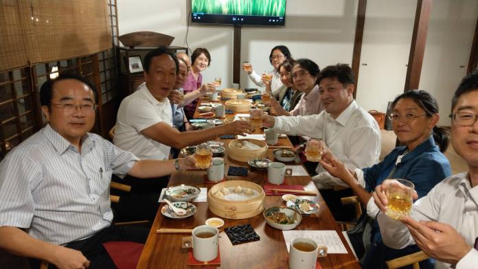 郭台銘嗆韓國瑜？　與東大貴賓晚餐「雙方準時賓主盡歡」
