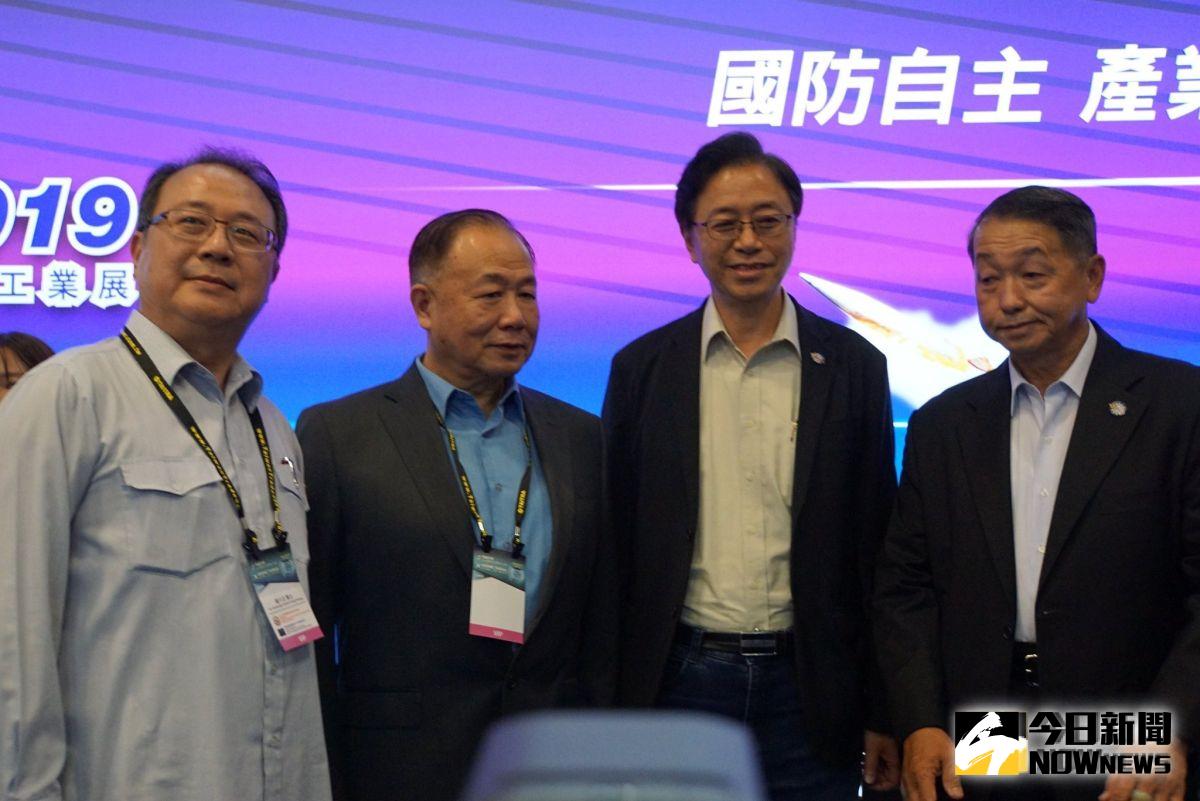 ▲前國防部副部長陳永康（左二）列入國民黨不分區名單安全名單中。（圖／記者呂炯昌攝）