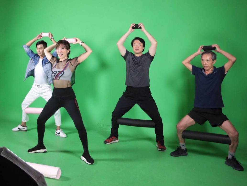 ▲市長林右昌與知名舞蹈老師KIMIKO，在昨晚崇右影藝科大攝影棚，透過網路直播和大家一起動ㄘ動。（圖/基隆市政府提供）