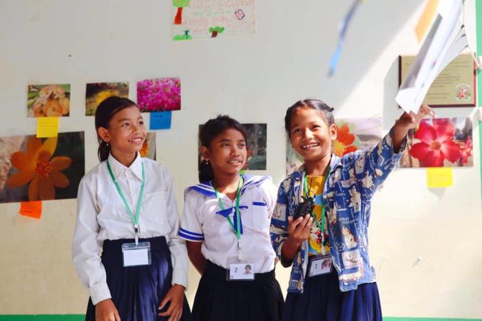▲拿起相機，一個柬埔寨孩童的人生轉捩點。（圖／翻攝自眨眨眼奇幻攝影展）