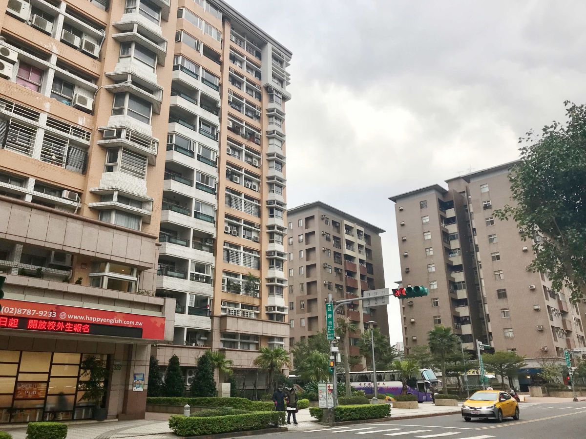 ▲房市專家建議要買保值屋，應盡量在預算內，挑選地段好、生活機能優、市場主流的房子，較易轉手。（圖／信義房屋提供）