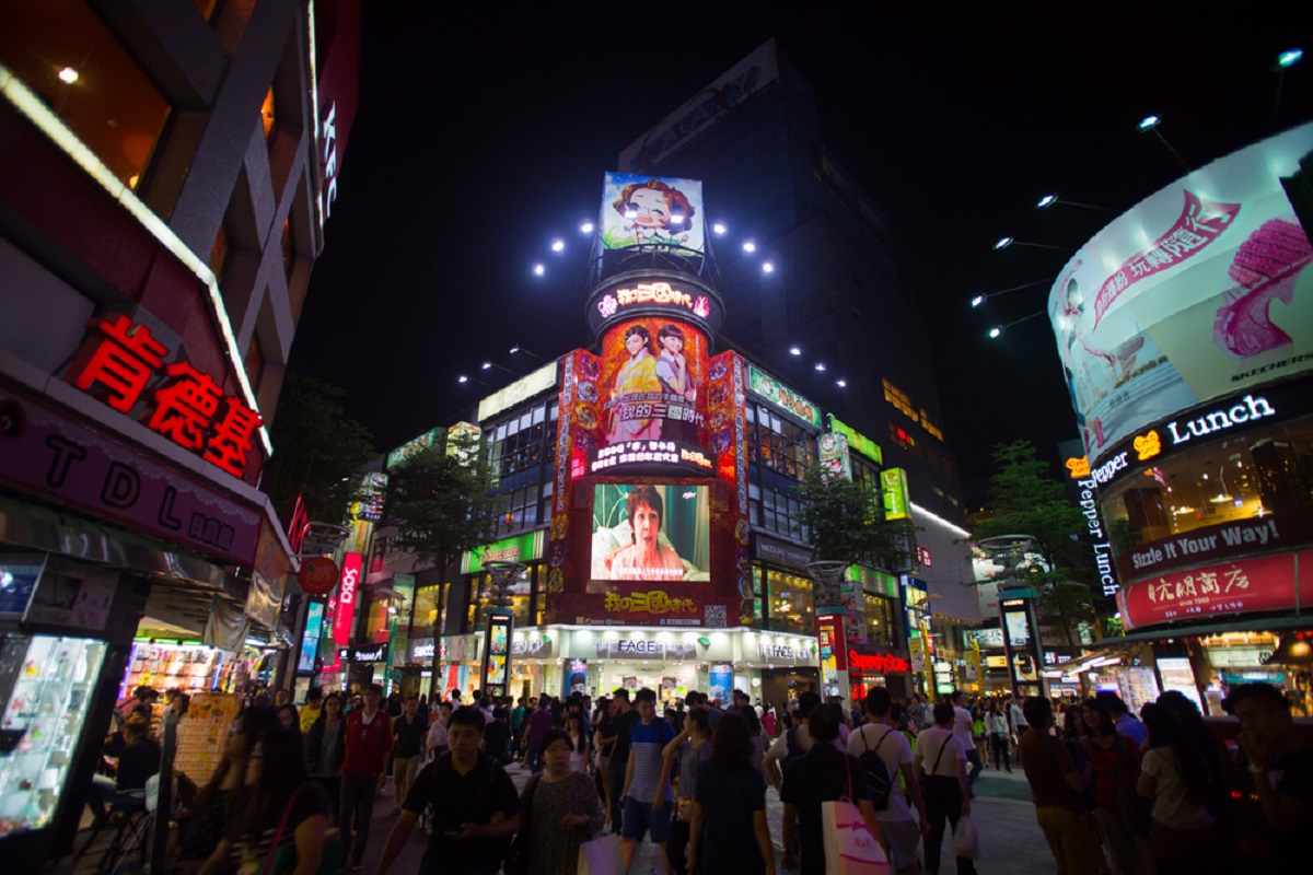 ▲西門町商圈不僅是台灣民眾喜歡逛，就連外國旅客也相當喜愛，不過日前就有網友指出，感覺西門町當作觀光門面太過無趣了。（圖／取自交通部觀光局）