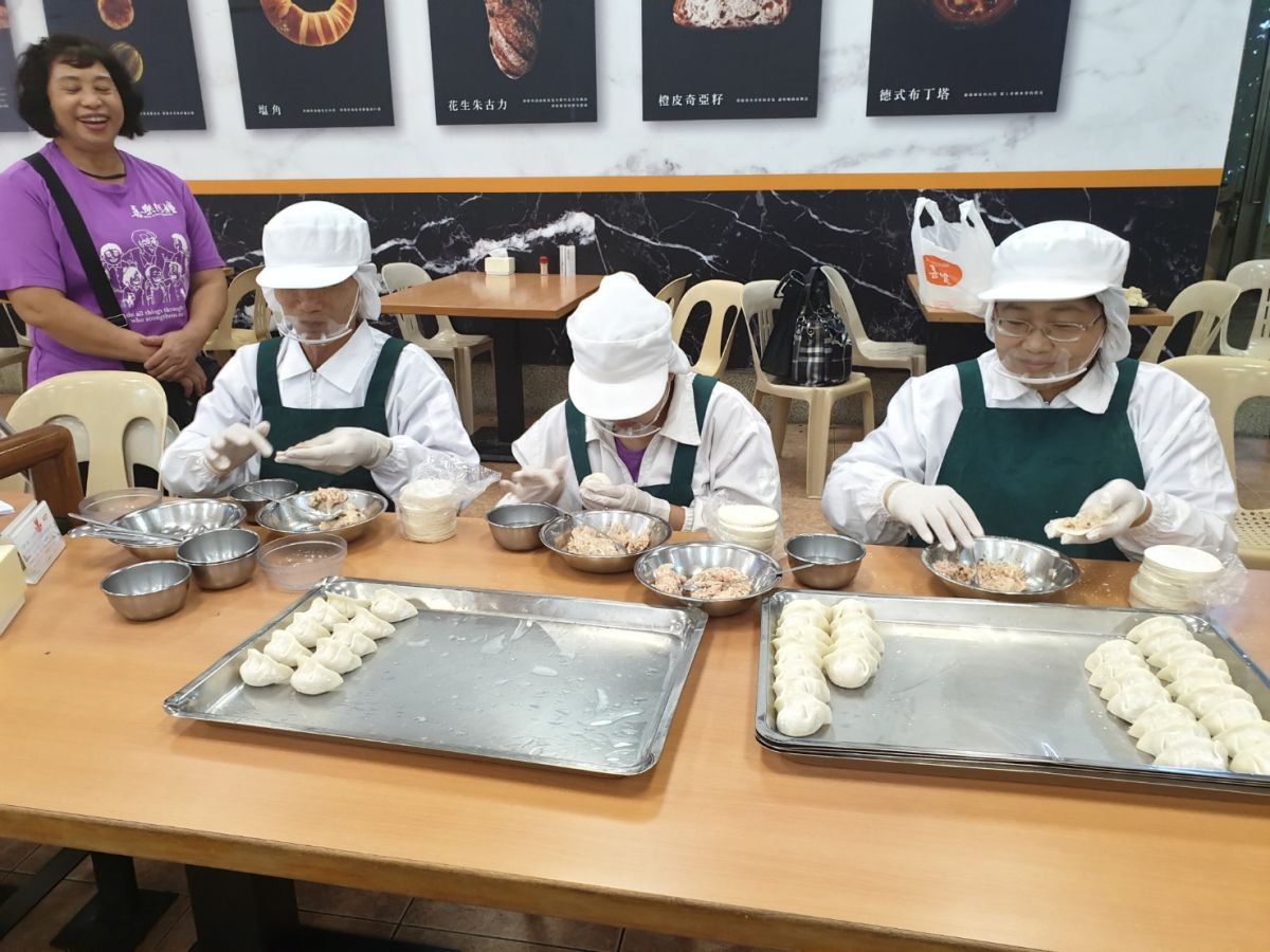 ▲喜樂保育院的水餃坊，是由社區身心障礙者製做，提供他們就業機會。（圖／金武鳳攝，2019.911)